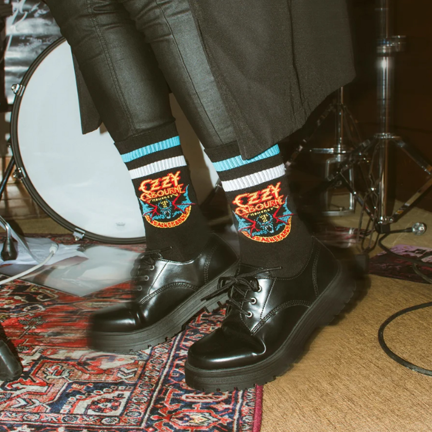 american_socks-ozzy_osburne_bat_2